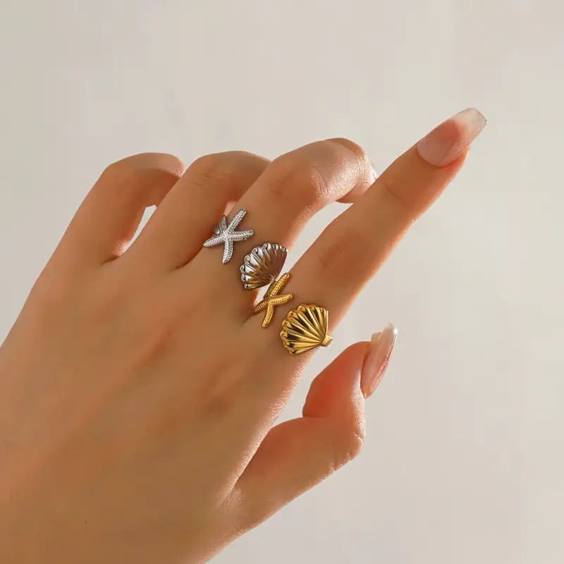 Ocean Breeze Starfish & Shell Ring – 18K Gold Plated Stainless Steel