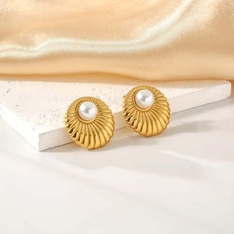 Retro Shell-Shaped Stainless Steel Ear Studs