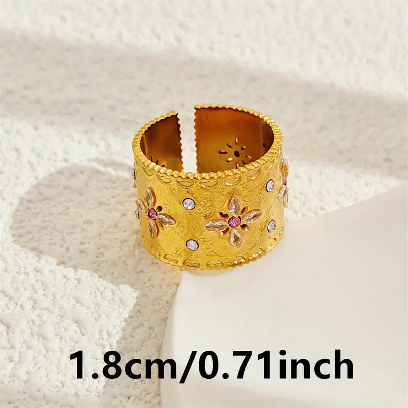 Flora Charm Ring – 18K Gold Plated Stainless Steel