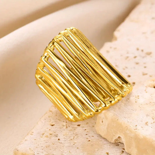 Radiant Cage Ring – 18K Gold Plated Stainless Steel