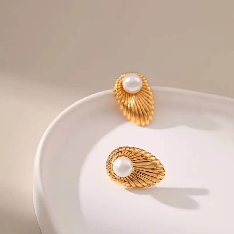 Golden Shell Pearl Studs-18K