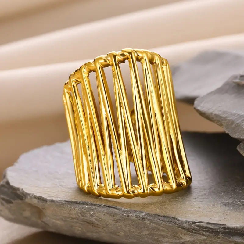 Radiant Cage Ring – 18K Gold Plated Stainless Steel