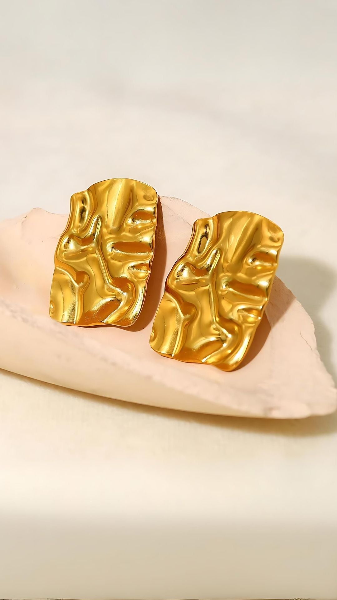 Abstract Waves Gold Studs - Stainless Steel 18K Gold Plated - Glamoria