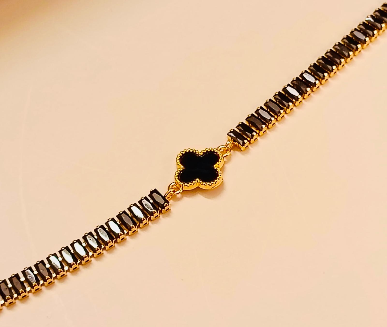 Eclipse Clover Bracelet - Glamoria