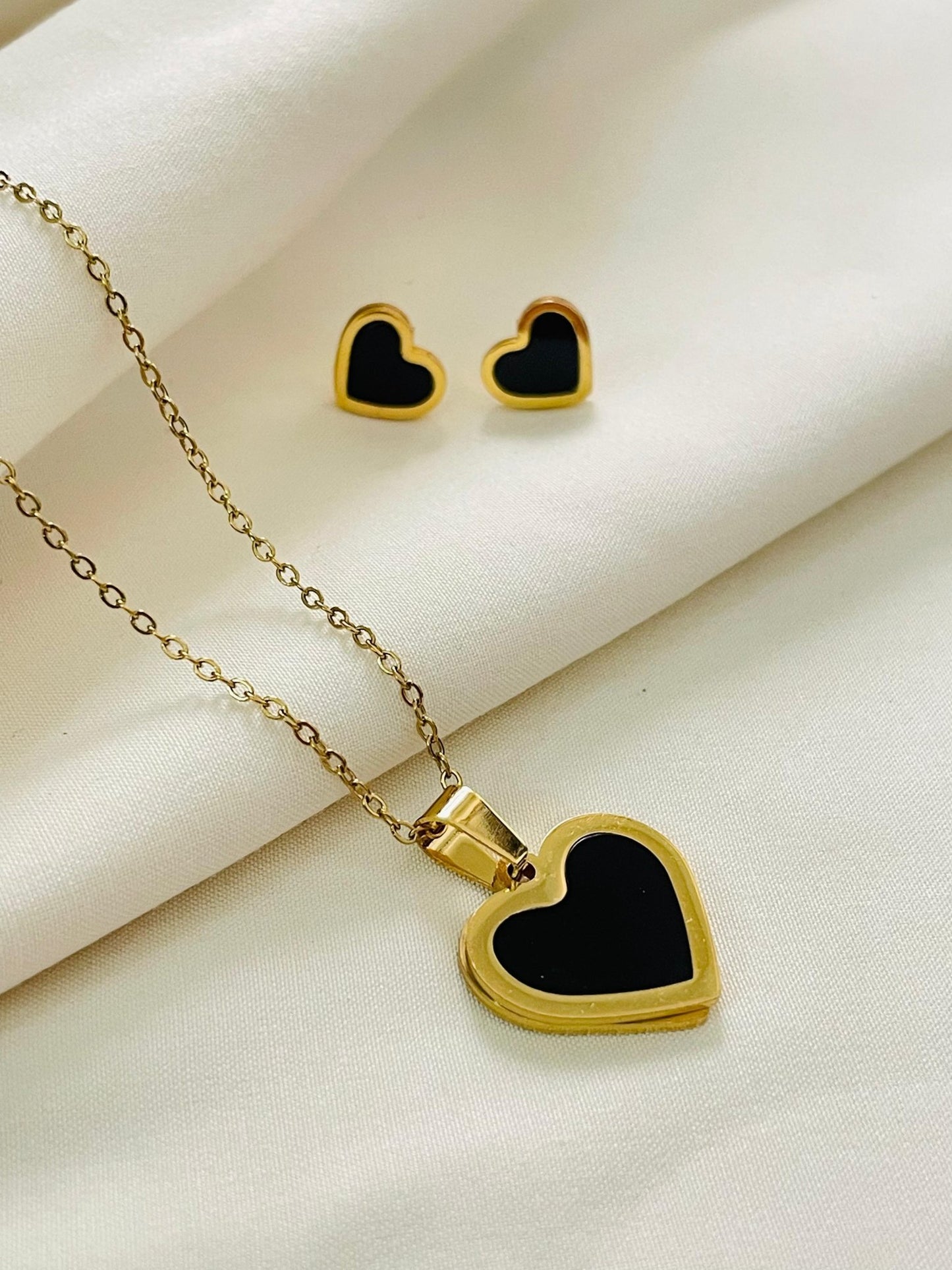 Golden Heart Charm Set - Glamoria